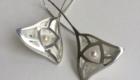Boucles d'oreilles triangles fait main par Esther Hamerla Jewellery designer Paris Vélizy Versailles