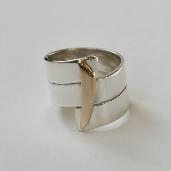 Bague spirale bicolor argent et or 18k Esther Hamerla Designer de bijoux français allemand Paris Versailles Yvelines Vélizy bijoux de créateurs made in France